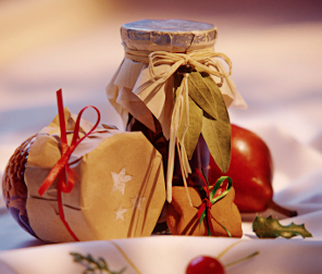 Win 1 of 3 Christmas Hampers from Glanmore Foods