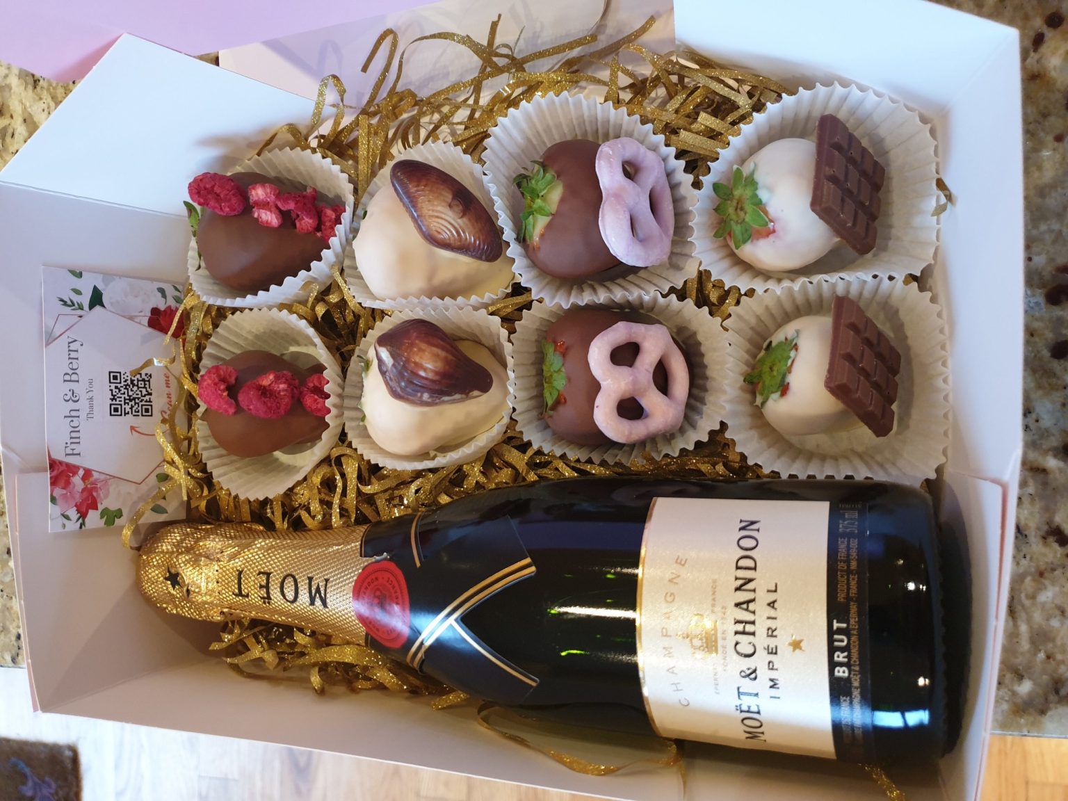 Win an Irish Handcrafted Bubbles and Berries hamper from Finch and Berry
